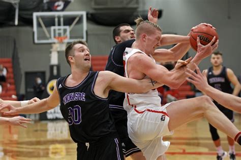 Watch Friday Woes Continue For Und Hockey Msum Hoops Resumes Play In