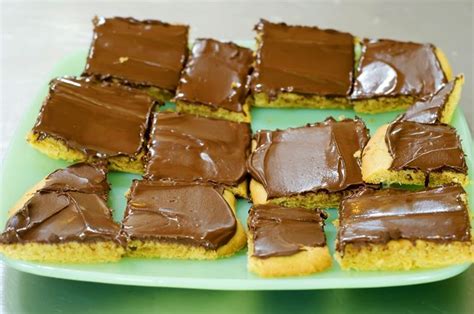 Ree tops her christmas cake cookies with green frosting and. Spreads | Recipe | Food, Chocolate chip cookies, Baking