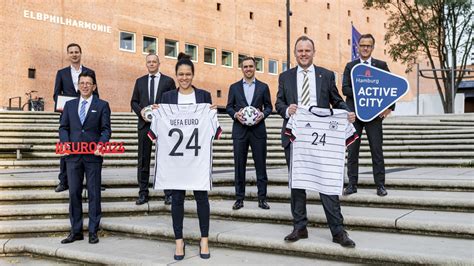 Die fußball europameisterschaft 2024 wird die 17. Europameisterschaft 2024: EM-Auslosung in Hamburger ...