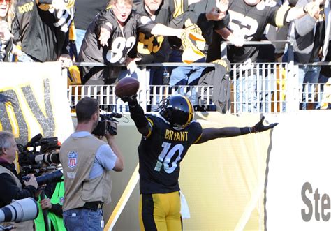 Gene Collier Cleveland Clowns Help Steelers Cruise To Win Pittsburgh