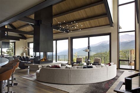 A Warm And Welcoming Home With Panoramic Views Mountain Living