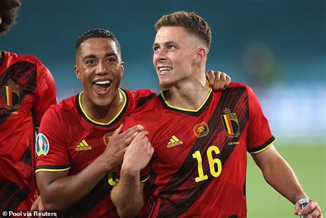 Euro 2020 Both Hazards And Thibaut Courtois Shine As Belgium Progress