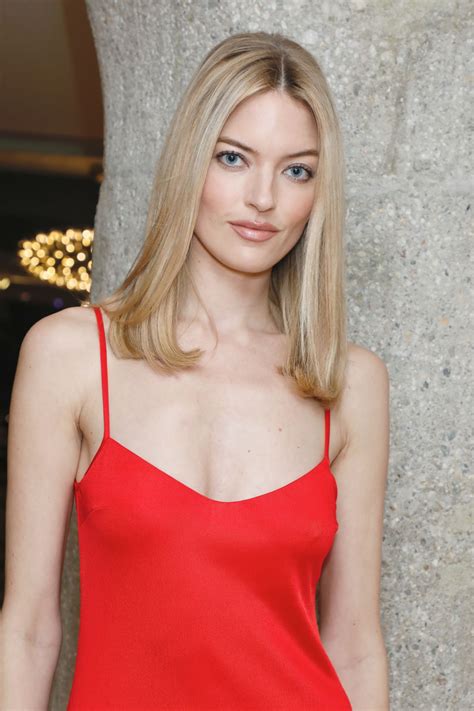 Martha Hunt Academy Of Arts Take Home A Nude Art Party And Auction In