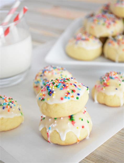 This anise cookie recipe will bring all the flavor of holiday cookies to your table without having to for a more dramatic looking cookie, color the frosting black as well and use plain white nonpareils for a. The Best Italian Anise Christmas Cookies - Best Recipes Ever