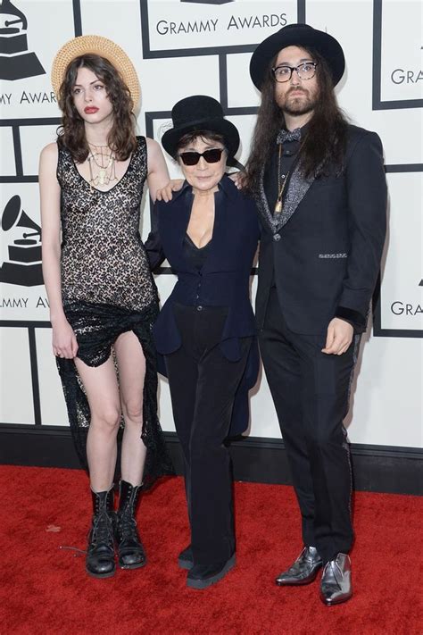 Premios Grammy 2014 Sean Lennon Yoko Ono Famosos