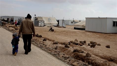 مفوضية اللاجئين الديون تثقل كاهل السوريين في الأردن