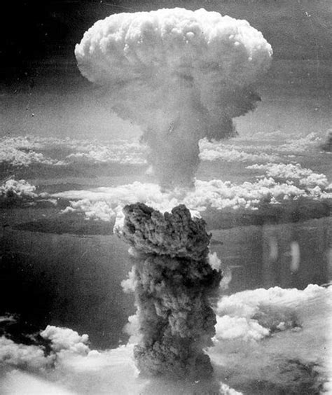 Aug 9 1945 Us Drops Atomic Bomb On Nagasaki Japan The New York Times