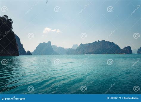 Lakes And Rocky Mountains Reservoirsbeautiful Blue Lake View Stock