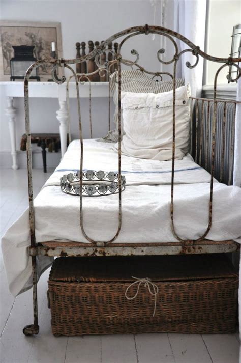 Must Have Shabby Chic Item The Wrought Bed Inspiration And Ideas