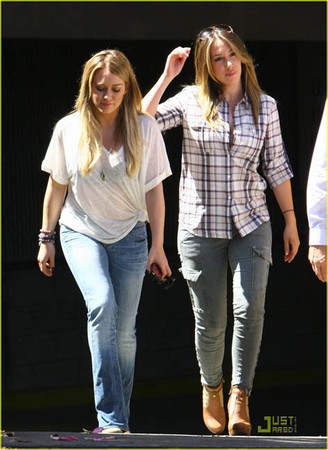 Hilary And Haylie Duff Help The Homeless Photo 2574095 Haylie Duff