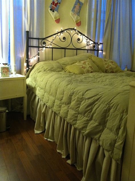 Thankfully, there are no dangerous spiders in ottawa of which i'm aware. Turning this house... into our home : No Sew Bed Skirt ...