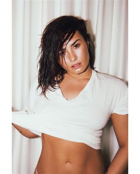 Demi Lovato Gets Tons Of Support After Nude Pictures Leak Online