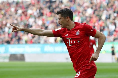 Polacken tog med sig sviten in i toppmötet med dortmund, väl medveten om att en ny fullträff skulle innebära rekord. Bundesliga. Lewandowski wyrównał rekord Aubameyanga ...