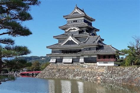 10 Must-See Tourist Attractions in Japan - Toptenz.net
