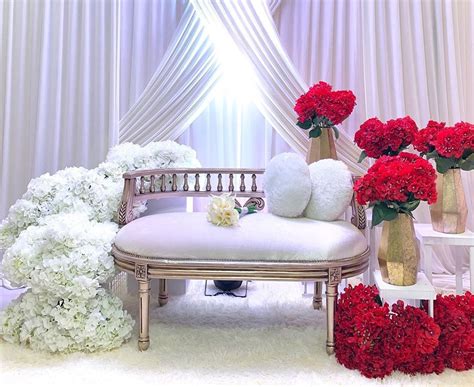 My diy engagement dais exactly how i pictured it to be. 30+ Ide Pelamin Simple Tema Putih - Sarahannie Beauty