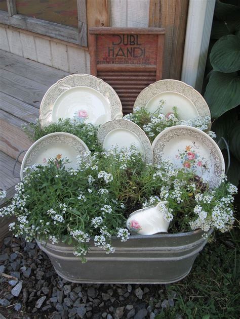 To know how to best store an herb, fist you have to determine if it's tender or hard. Wash tub herb garden ideas 21 | Container herb garden ...