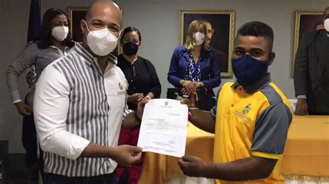 Los próximos años san fantino el joven se celebrará en. Joven que se dedicaba a recoger basuras en Fantino, es ...