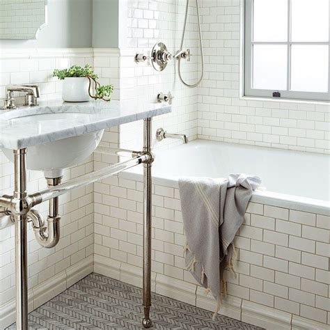 HOW TO MAKE A SMALL BATHROOM LOOK BIGGER - ASHLEY'S EDIT