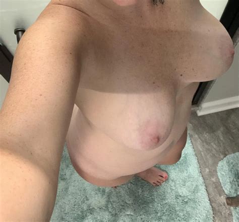 MIL F Needs Help With The Hard To Reach Parts Nudes MILFs NUDE