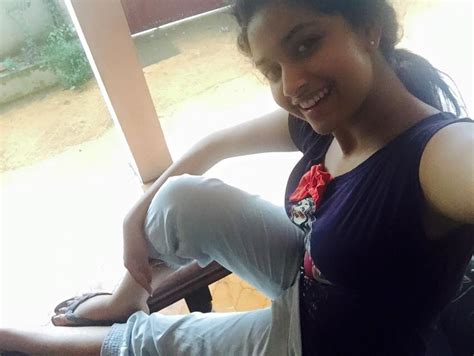 Southcinema News Keerthi Suresh Latest Selfie Pics Unseen
