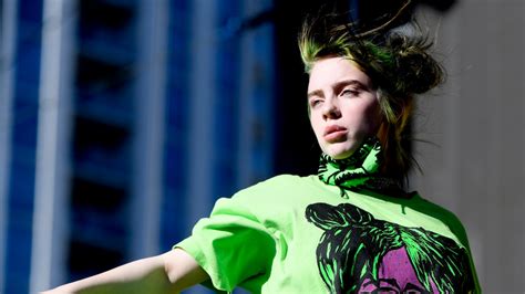 She first gained attention in 2015 when she uploaded the song ocean eyes to. Rolling Stone · Quantos recordes Billie Eilish quebrou em ...