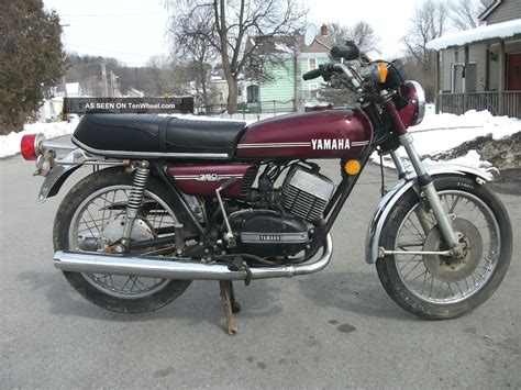 The yamaha rd 350 model is a classic bike manufactured by yamaha. Yamaha RD 350 - 1974 | Motorrad, Mofa, Autos