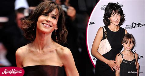 L'occasion de (re)découvrir les plus belles photos de l'actrice dans paris match. Sophie Marceau : sa fille, Juliette, a bien grandi