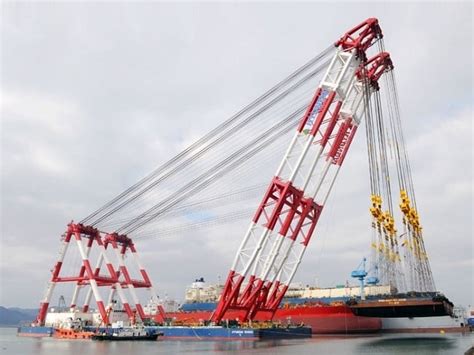 Hyundai 10000 The Worlds Biggest Shear Leg Floating Crane In Operation