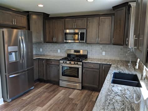 Affordable kitchen countertops that look like a million bucks 30 photos. Granite | Granite countertops kitchen, Stained kitchen ...