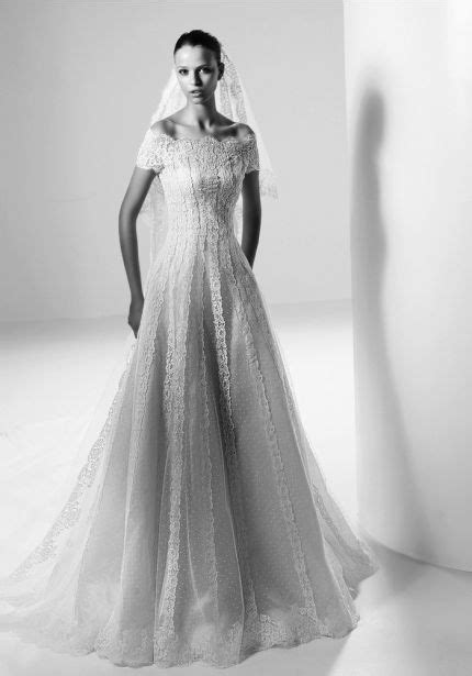 L'intenzione del team è quella di confermare franco morbidelli, proponendo così una line. Valentino | Wedding Dresses,Bridal Gowns | Designer Bridal ...
