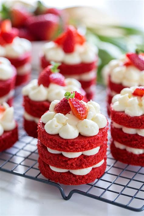 Weekends In The Kitchen Mini Red Velvet Cakes In English Desserts