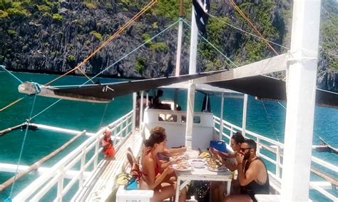 Be Amazed In The Beauty Of El Nido Philippines On A Traditional Boat