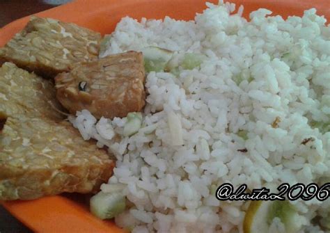 Mulai dari bihun goreng spesial bumbu kecap, bihun goreng putihan ala jawa, bihun cara membuat bihun goreng spesial: Resep Nasi Goreng bawang putih oleh Dwi Anita Yuliastutik - Cookpad
