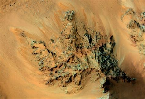 Evidence Of Liquid Water Found On Mars Bbc News