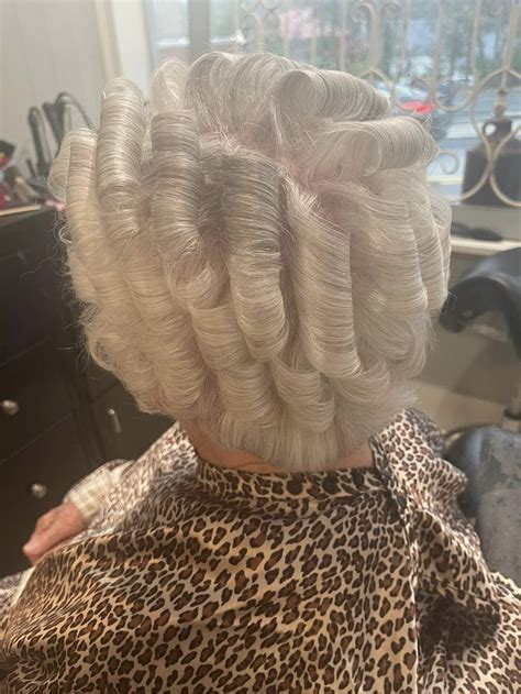 Pin By Marie On The Old Styles Bouffant Wetset Hair Hair Flip Hair Rollers Curly Hair Styles