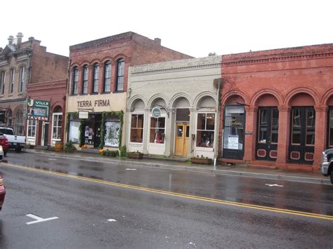 Historic Main Street in Jacksonville, Oregon | California towns, City