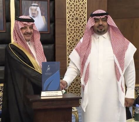 سعد الدوسري On Twitter تشرفت اليوم بالسلام والتكريم من سيدي صاحب السمو الملكي الأمير سعود بن