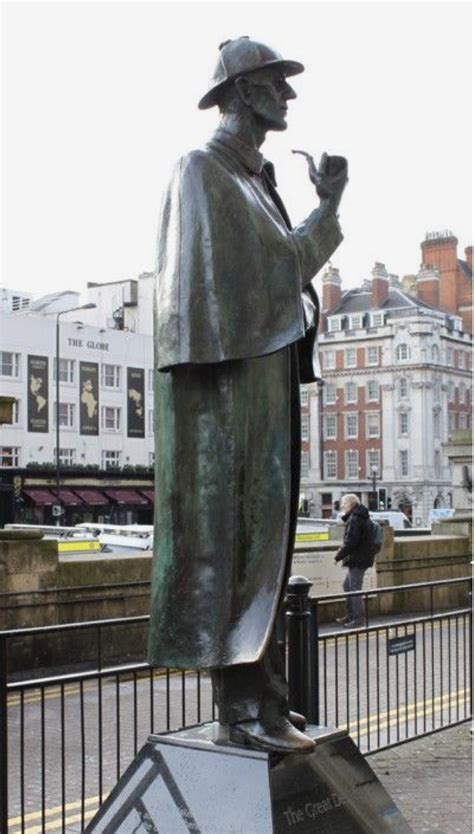 sherlock holmes statue at baker street station london statue baker street greek statue