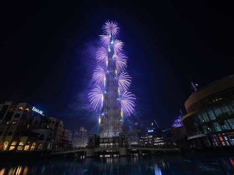 It builds to an achingly beautiful new year's eve sequence alternating between the queens family's modest apartment party and a lavish times square gala attended by familiar faces from allen. All New Year's Eve fireworks: Where to watch in Dubai, Abu ...