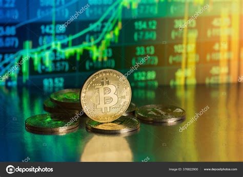Une cryptomonnaie, dite aussi cryptoactif, cryptodevise, monnaie cryptographique ou encore cybermonnaie, est une monnaie émise de pair à pair, sans nécessité de banque centrale, utilisable au moyen d'un réseau informatique décentralisé. Bitcoin Avec Fond Graphique Nouveau Concept Crypto Monnaie ...