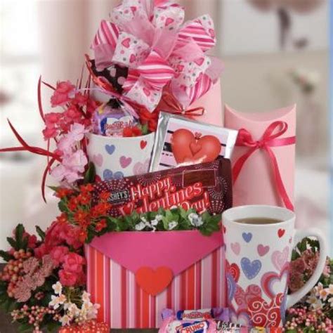 Sometimes valentine's day gift for her should be something which she can easily keep, so that her parents don't doubt at her.valentine's gift should. 18 VALENTINE GIFT IDEAS FOR YOUR GIRLFRIEND ...