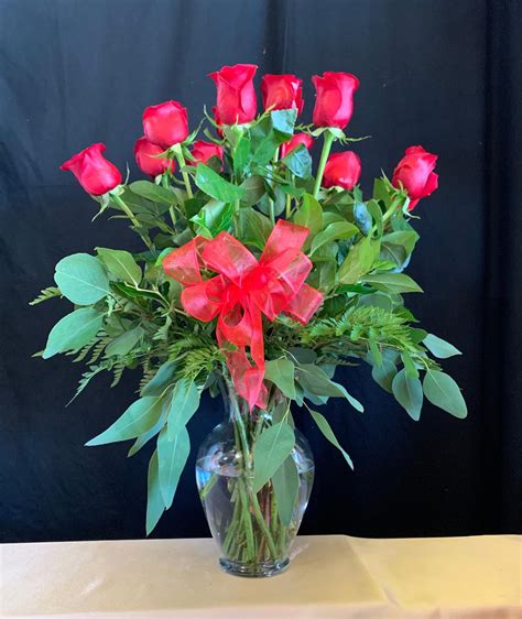 One Dozen Red Roses In Watsonville Ca Dlilys