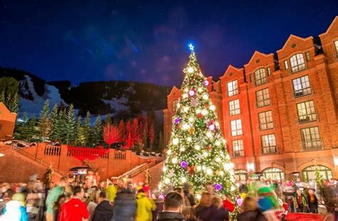 10 Hotels With Over The Top Christmas Decorations Christmas