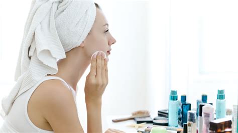 8 Makeup Removal Methods For Cleaner And Clearer Skin Vibrance