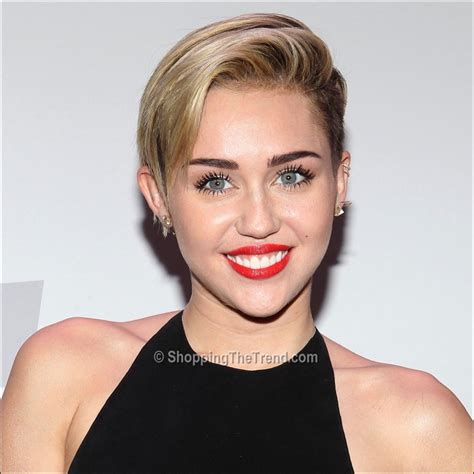 Miley cyrus is queen of the combover as she grows out her hair. Miley Cyrus short hair & makeup - KIIS FM Jingle Ball