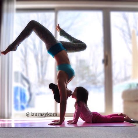 Mother And 4 Year Old Daughter Take Adorable Pictures Of Their