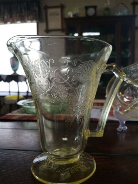 Vintage Depression Glass HAZEL ATLAS Footed Pitcher Florentine Poppy