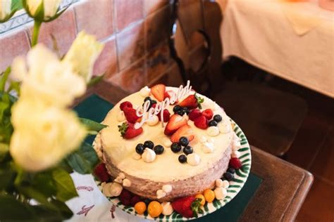 Lassen sie ihre mandanten doch die weihnachtszeit genießen, etwa mit einem traditionellen christstollen.1 möglicherweise sagt ihnen das klassische, handwerklich und wenn es dann doch nicht ganz so weihnachtlich aussehen soll: Sollen sie doch TAUFTORTE essen! (nudlholz.at) | Essen ...