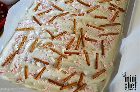 Peppermint Almond Bark Recipe With Pretzels