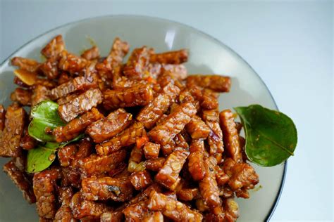 The Best Way To Cook Tempeh That Actually Tastes Good With Soy Marinade